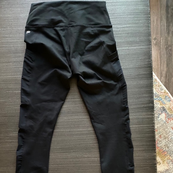 Fabletics Mesh Pocket Leggings - Picture 8 of 9